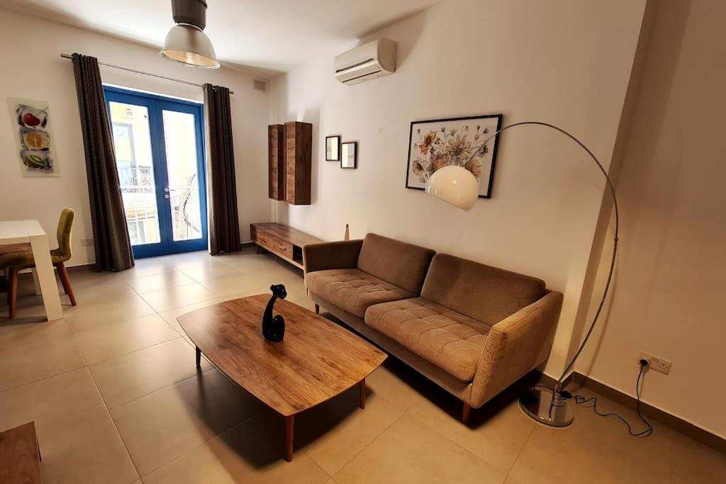Ferienwohnung Cozy Inside.City & Beach Outside Sliema Exterior foto