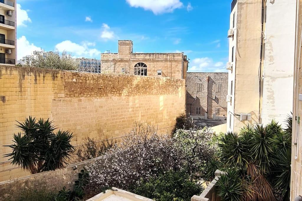 Ferienwohnung Cozy Inside.City & Beach Outside Sliema Exterior foto